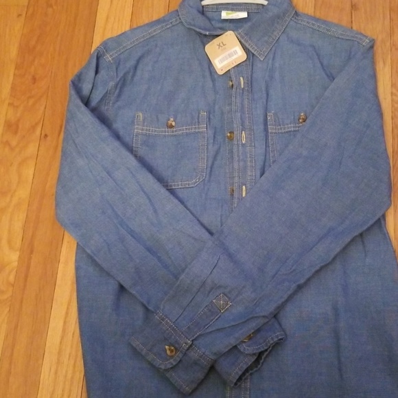 Blue jean button down long sleeved shirt - Picture 4 of 6
